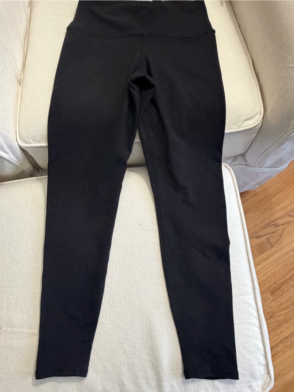 ALO Yoga Black Performance Leggings with Subtle Logo